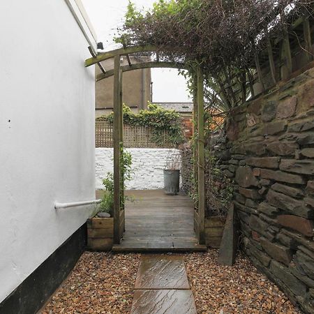 Spacious 4 Bedroom House- Walking Distance To City Centre & Great Backyard Cardiff Buitenkant foto