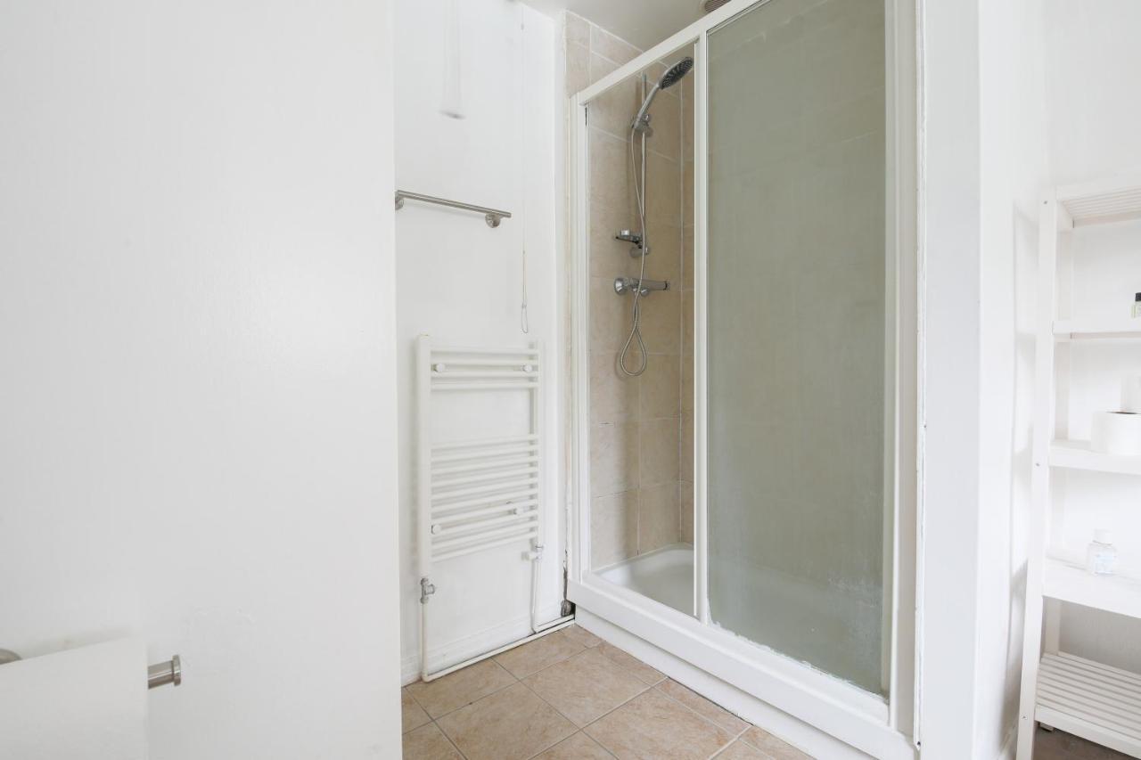 Spacious 4 Bedroom House- Walking Distance To City Centre & Great Backyard Cardiff Buitenkant foto
